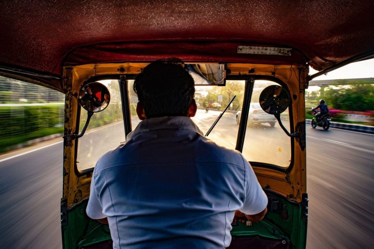Rs 30,000 Salary vs Rs 75,000 Auto Earnings: Mumbai Ride Sparks Debate on Real Meaning of Success