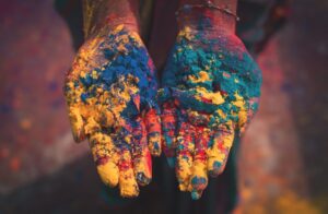 Colour, Holi & Sensitive Skin: Dermatologists Reveal What Truly Helps Before and After the Festival