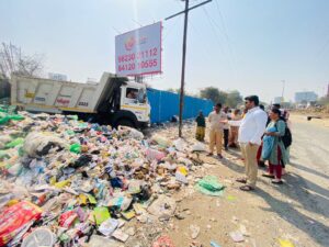 Pune: Garbage Crisis On Balewadi Service Road Prompts Urgent Action By PMC Officials