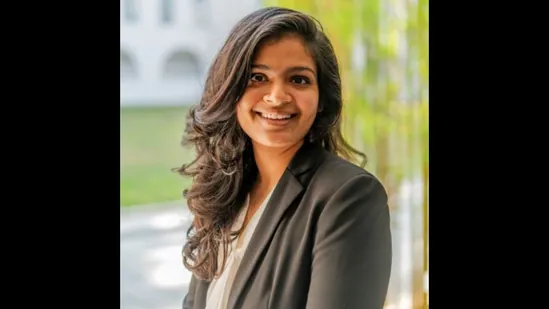 Woman Quits ₹42 Lakh Singapore Consulting Job, Moves Back to India to Pursue Poetry Full-Time
