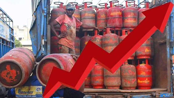 Iran War Triggers LPG Panic Buying In India, Cylinders Sold For ₹1,500 In Black Market
