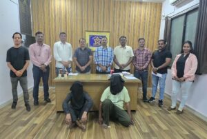 Pune Crime Branch Busts ‘Tak-Tag Gang’; Two Arrested For Stealing Mobiles By Distracting Drivers At Traffic Signals