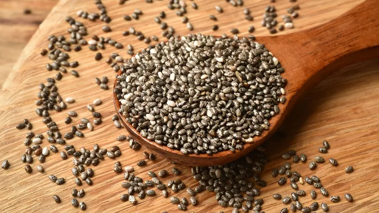 Why Many People Are Starting Their Day With Lemon Chia Seed Water