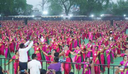 World Record Achieved: 2,432 Women and Girls Perform Lavani Together in Chandrapur