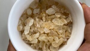 5 Refreshing Ways to Use Gond Katira and Stay Cool This Summer