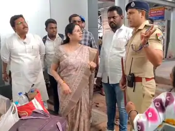 Pune Station Under Scrutiny: MP Medha Kulkarni Raises Concerns Over Vendor Diversity, Safety, and Hygiene