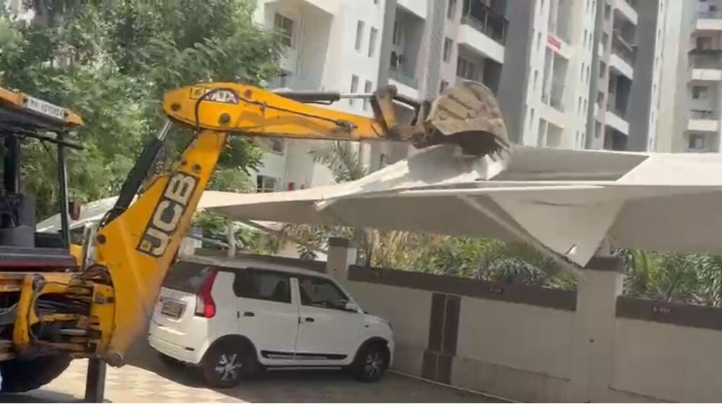 PCMC Demolishes Temporary Shed at 45 Shashwat Avenue, Punawale; Residents Allege Selective Action