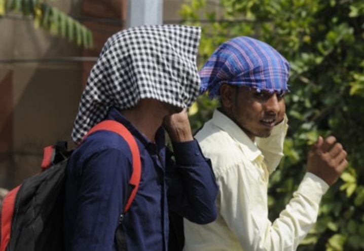 Wet Dupatta or Cloth on the Head During Heatwaves: Does It Really Help or Just Give Temporary Relief?