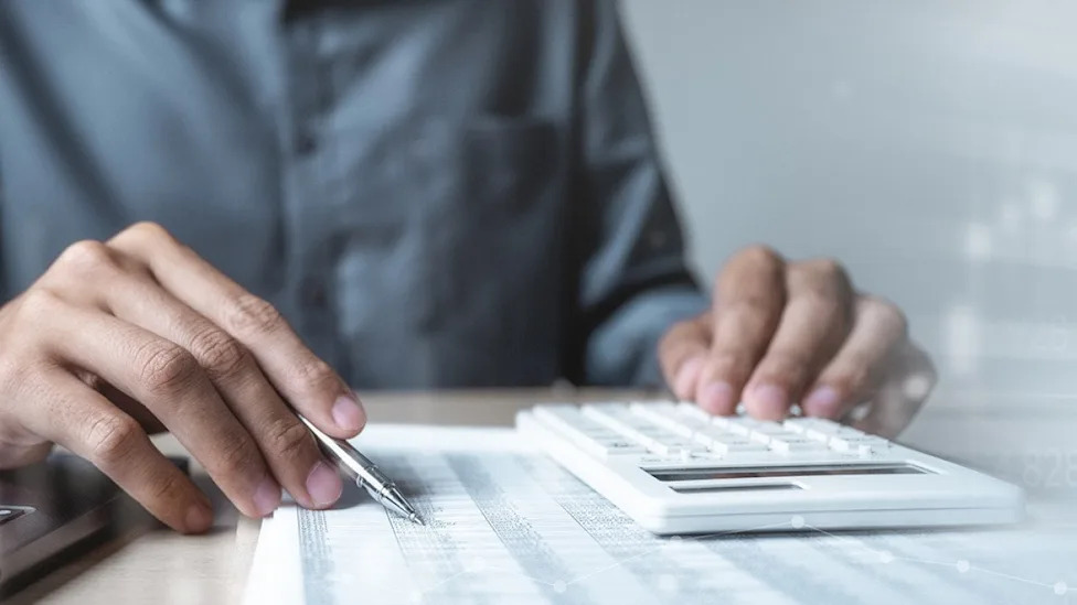 Too Many Bank Accounts? Here’s How They Can Quietly Complicate Your Finances