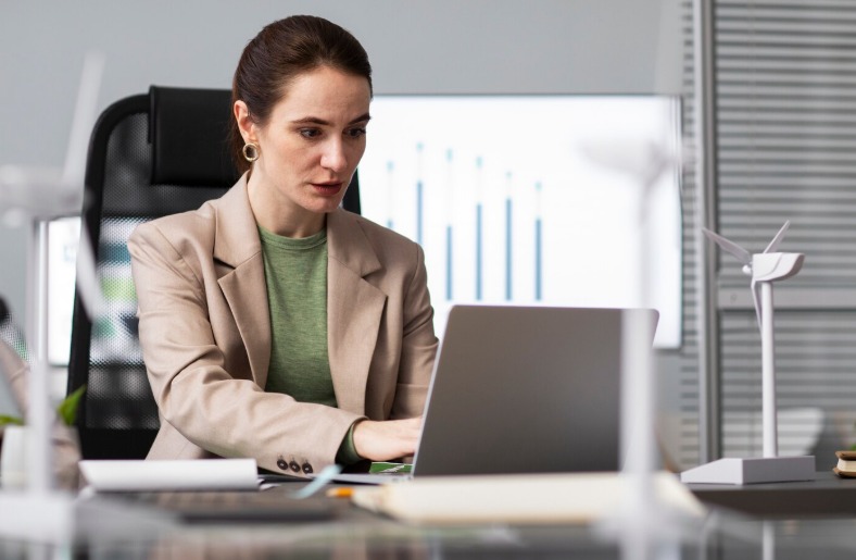Business Ideas for Women: 5 Low-Investment Home-Based Options to Start Earning