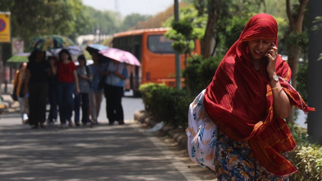 Severe Heatwave Grips Pune as Temperatures Soar to 42°C; Social Media Reacts with Memes