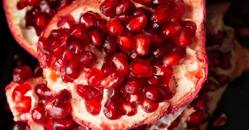 Celebrity Chef Kunal Kapur Shares an Easy Way to Cut Pomegranate and a Cooling Mojito Recipe
