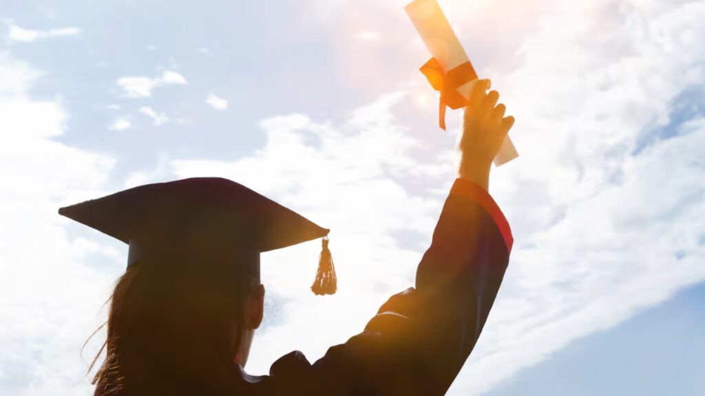 Maharashtra Govt Approves 4-Year Undergraduate Programmes With Honours And Research Options From 2026