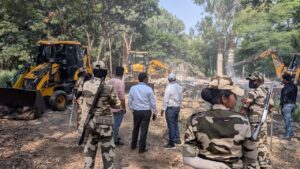 PCMC Clears Illegal Constructions Near Joggers Park in Pimpri, 1,500 Sq Metres Encroachment Demolished 