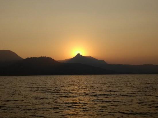 Chasing Golden Skies: The Best Sunset Spots In Pune