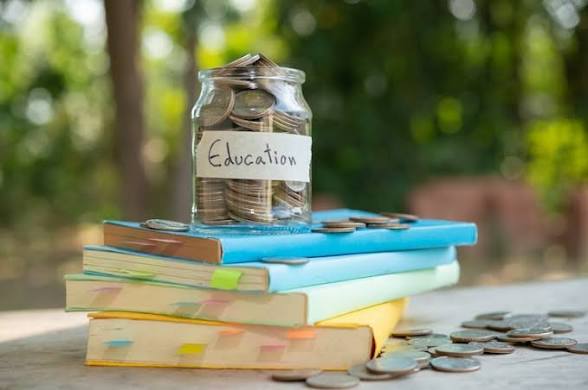 From College Fees To PG Rents, Pune Students Face Growing Financial Burden  