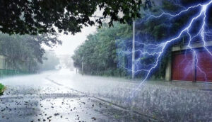 Maharashtra Weather Alert: Thunderstorms, Rain and Heatwave Conditions Likely on May 7; IMD Issues Alerts for 15 Districts