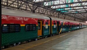 Mumbai-Pune Deccan Express Suffers Engine Failure, Disrupts Long-Distance and Suburban Rail Services