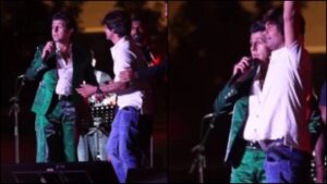 "..I saved you this time, but….", Fan Rushes On Stage During Sonu Nigam’s Kolhapur Concert, Singer Reacts