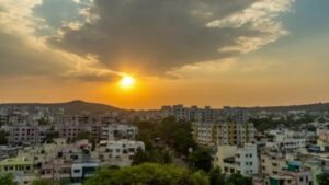 Confusing, Moody, Perfect”: Pune Students Describe City Weather in Their Own Words  