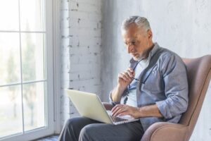 Working With Laptop On Your Lap? Doctors Warn This ‘Comfort Habit’ May Harm Your Health
