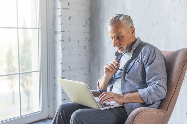 Working With Laptop On Your Lap? Doctors Warn This ‘Comfort Habit’ May Harm Your Health