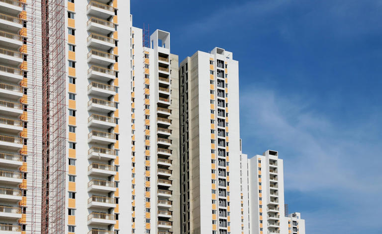 Beware Young Couples Planning to Live In High-Rise Societies: “Old People On Power Trips”, Says Techie