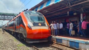 Pune - Hubballi Vande Bharat Express Stalled For 2 Hours; Passengers Face Major Inconvenience