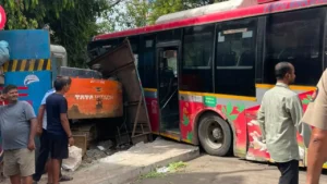 BEST Bus Crash in Dadar Claims Young Man's Life