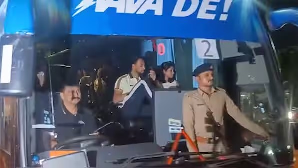 Gujarat Titans Team Bus Catches Fire After IPL 2026 Final; Players Evacuated Safely