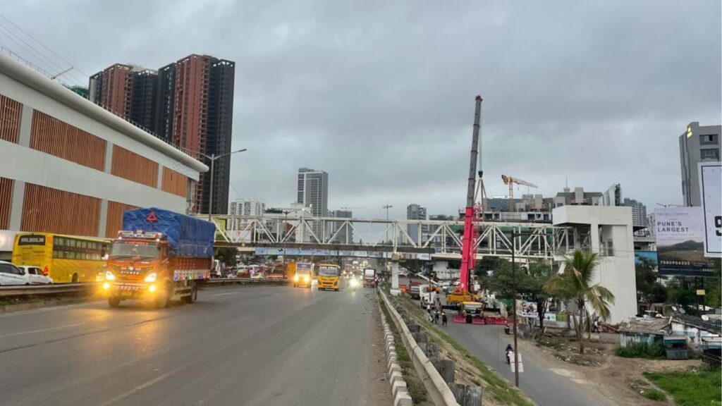 Pune: 60 Metre Long Foot Over Bridge Installed At Wakad On Mumbai Pune Highway