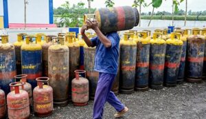 Commercial LPG Price Hiked by ₹42; 19-Kg Cylinder Now Costs ₹3,113.50, While Domestic Rates Remain Unchanged