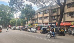 Pune News: Footpaths And Front Margins Encroached By Vendors And Businesses In Wanowrie; Residents Raise Safety Concerns