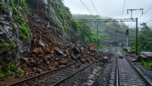 Mumbai–Pune Rail Services Hit By Landslide Near Lonavala; 16 Trains Cancelled, Flights Disrupted