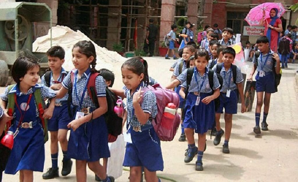 Why Did India Lose Over 17,000 Government Schools in Five Years? Parliament Data Sparks Debate