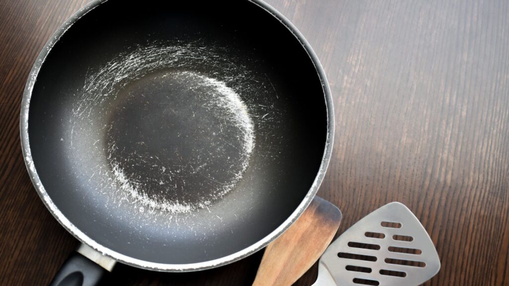 Single Scratch on Non-Stick Pan May Release 9,100 Microplastic Particles Into Food: Study