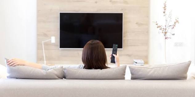 Smart TV Trick: Turn Off Screen While Listening to Music and Save Electricity